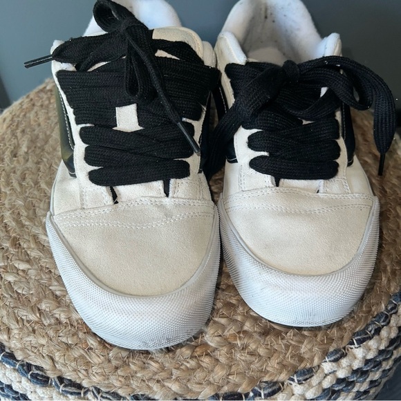 Vans Knu Skool Suede Sneakers - Picture 6 of 13